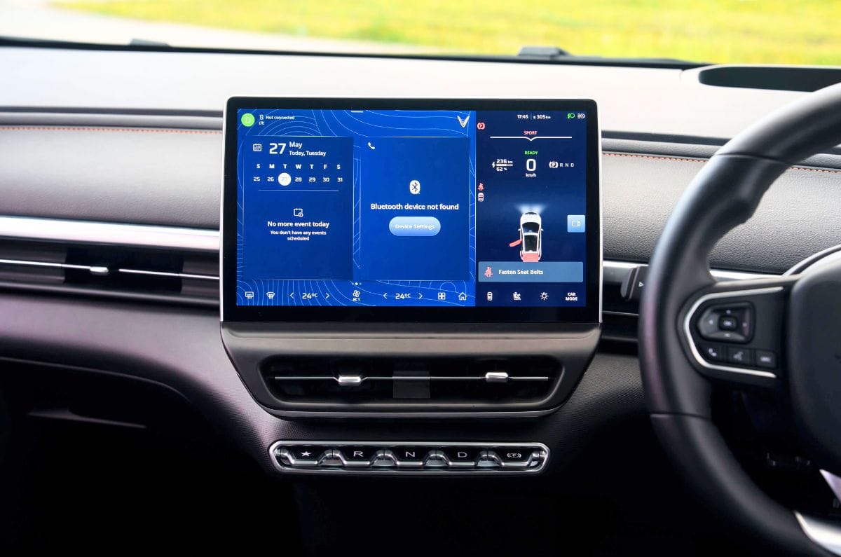 All functions are operated through the touchscreen, including climate control, regen modes, headlights and even mirror adjustment. 